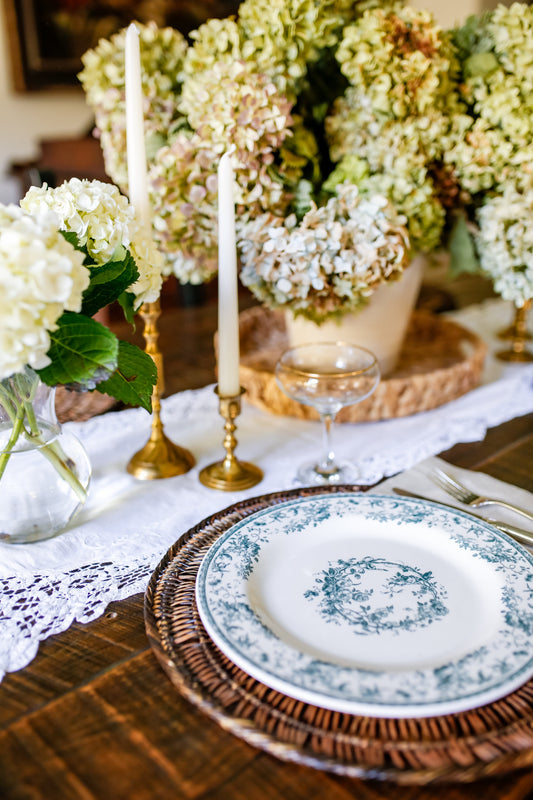 How to Host a Beautiful English Dinner Party